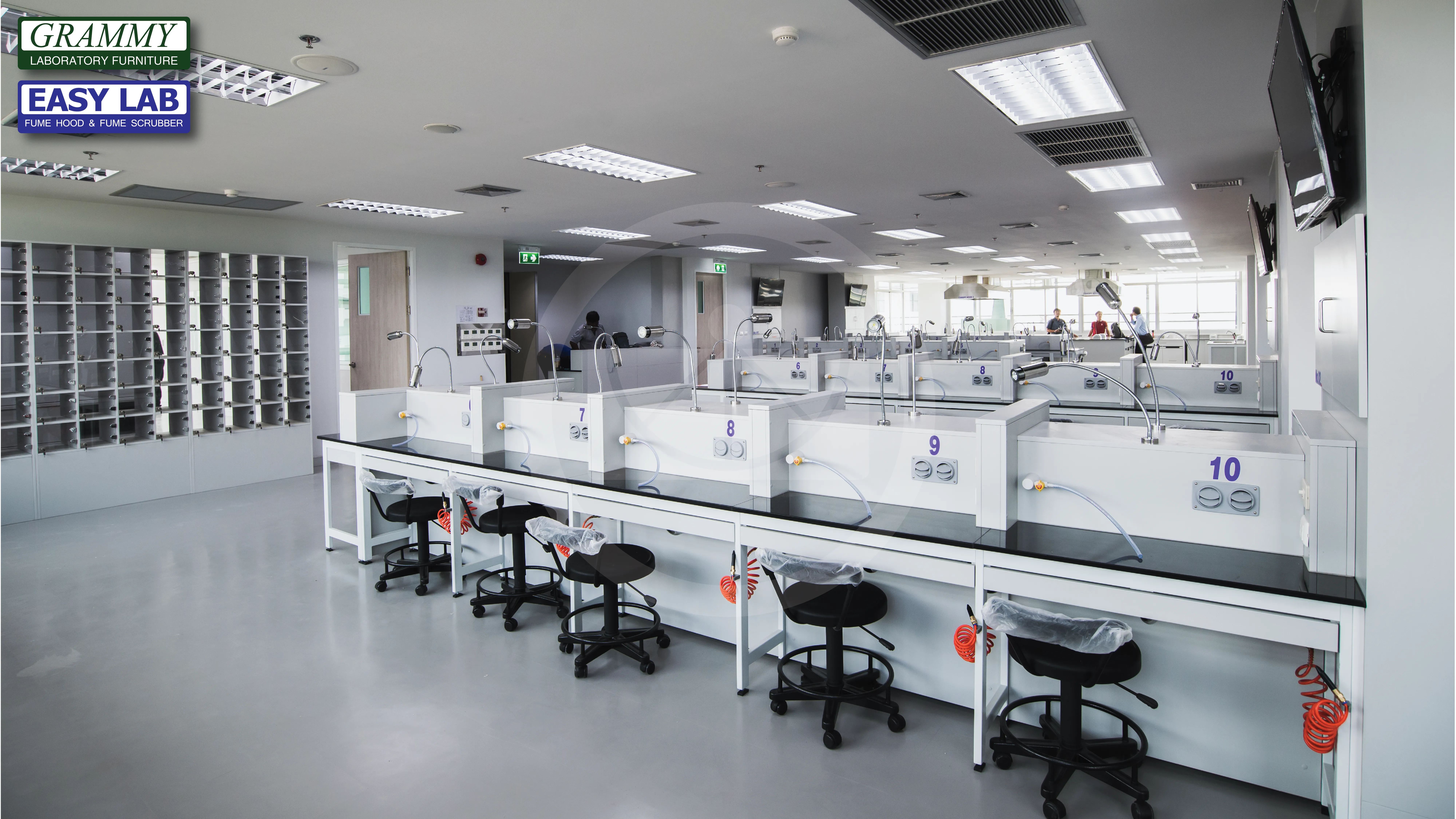 ติดตั้งโต๊ะปฏิบัติการ GRAMMY & ตู้ดูดควัน EASY LAB